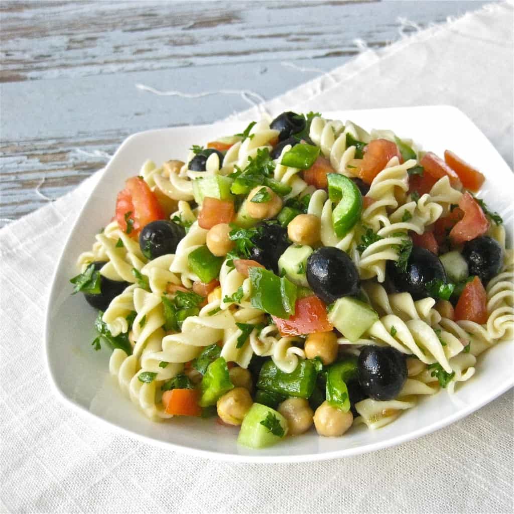 mediterranean-pasta-salad-vegan-yumminess