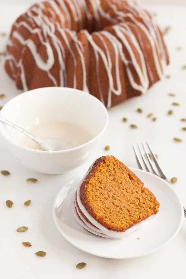 Vegan Pumpkin Spice Bundt Cake - Vegan Yumminess