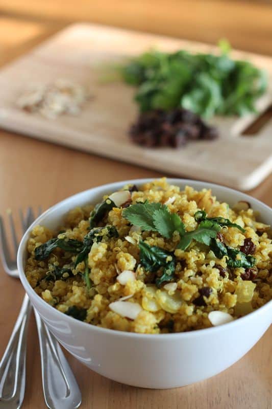 Curried Quinoa with Spinach and Almonds - Vegan Yumminess